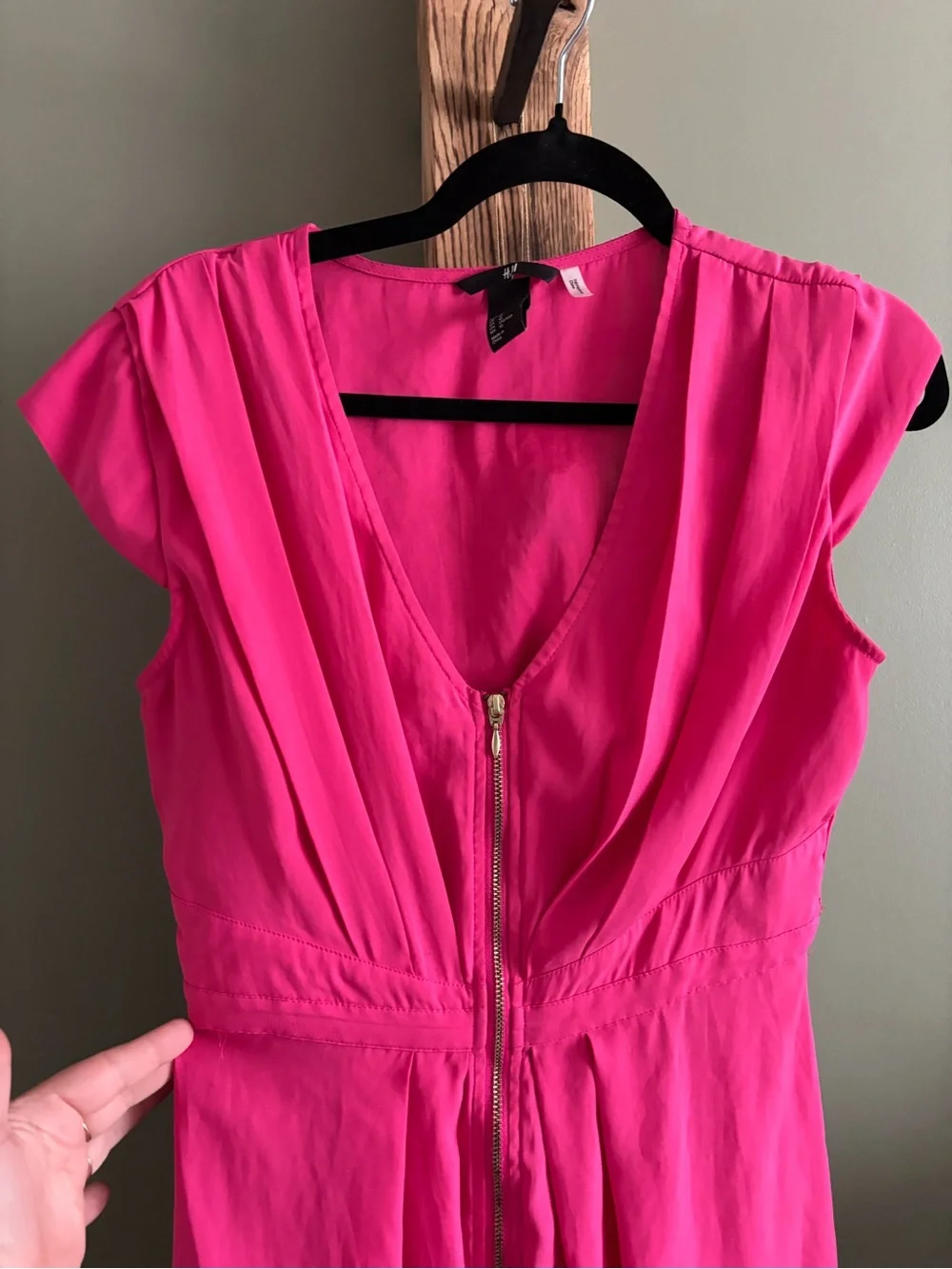 147.) H&M / Hot Pink Zip-Front Dress - Picture 5 of 5